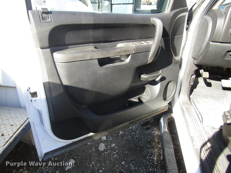 image for item DD6660 2011 Chevrolet Silverado 2500HD Crew Cab pickup truck