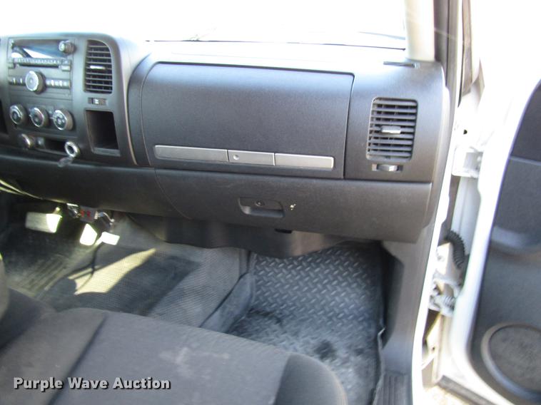 image for item DD6660 2011 Chevrolet Silverado 2500HD Crew Cab pickup truck