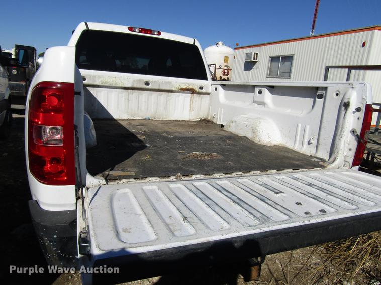 image for item DD6660 2011 Chevrolet Silverado 2500HD Crew Cab pickup truck