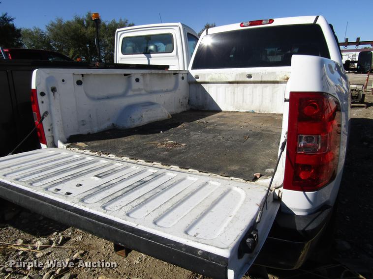 image for item DD6660 2011 Chevrolet Silverado 2500HD Crew Cab pickup truck