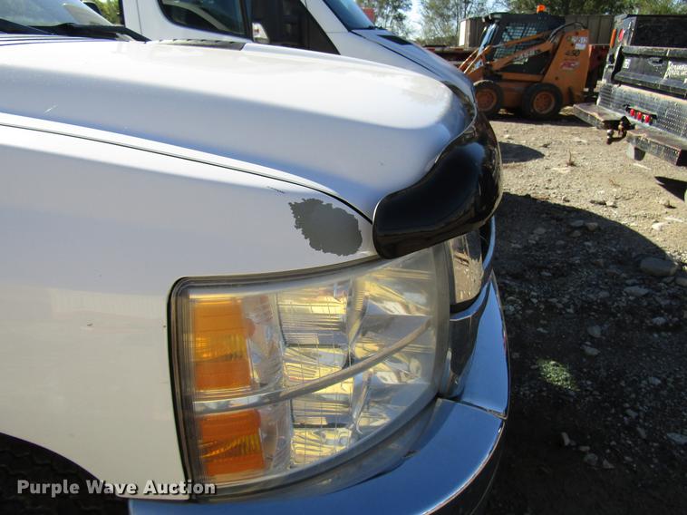 image for item DD6660 2011 Chevrolet Silverado 2500HD Crew Cab pickup truck