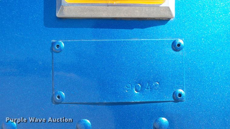 image for item DD7406 1996 GMC TopKick Lo-Pro box truck