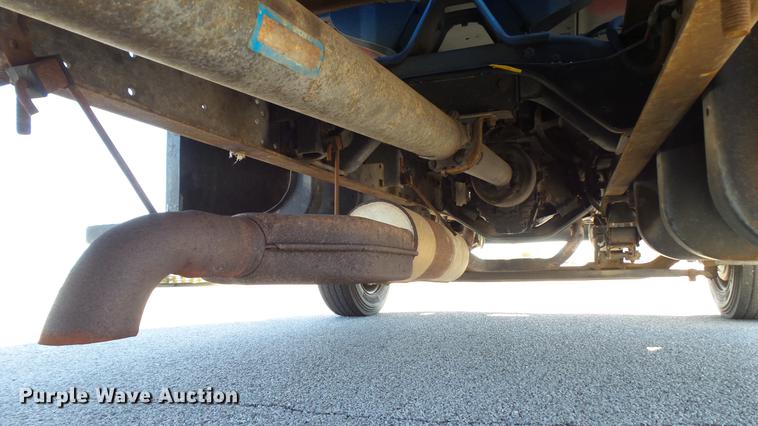 image for item DD7406 1996 GMC TopKick Lo-Pro box truck