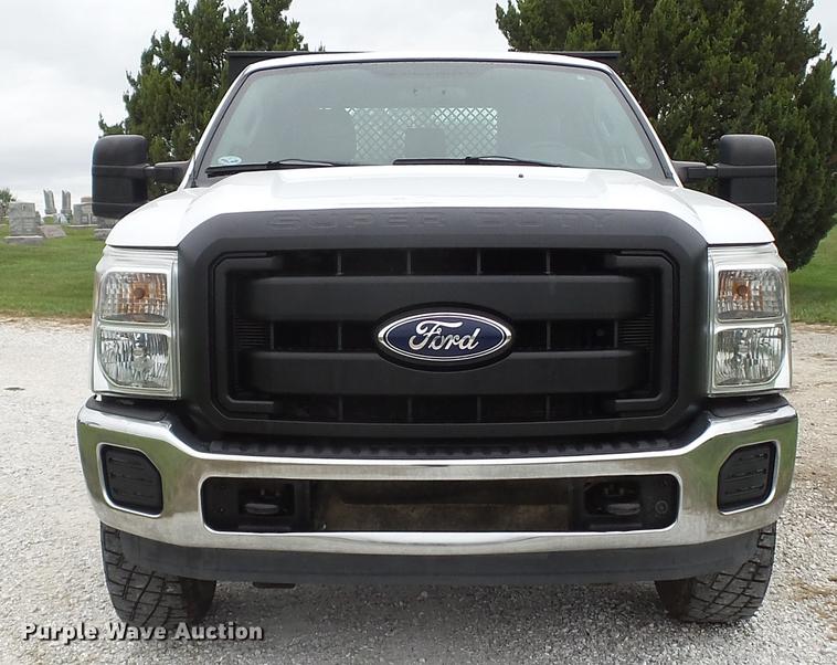 image for item DE4917 2012 Ford F250 Super Duty XL SuperCab flatbed pickup truck