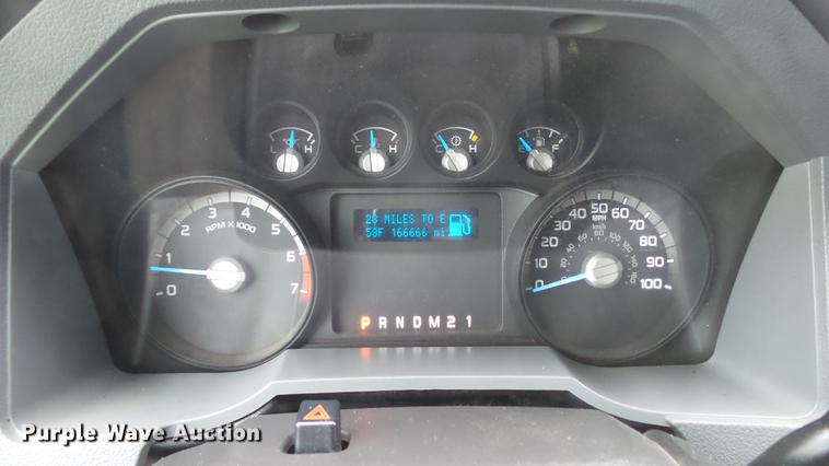 image for item DE4917 2012 Ford F250 Super Duty XL SuperCab flatbed pickup truck