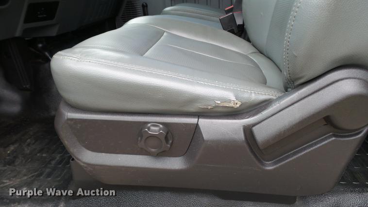 image for item DE4917 2012 Ford F250 Super Duty XL SuperCab flatbed pickup truck