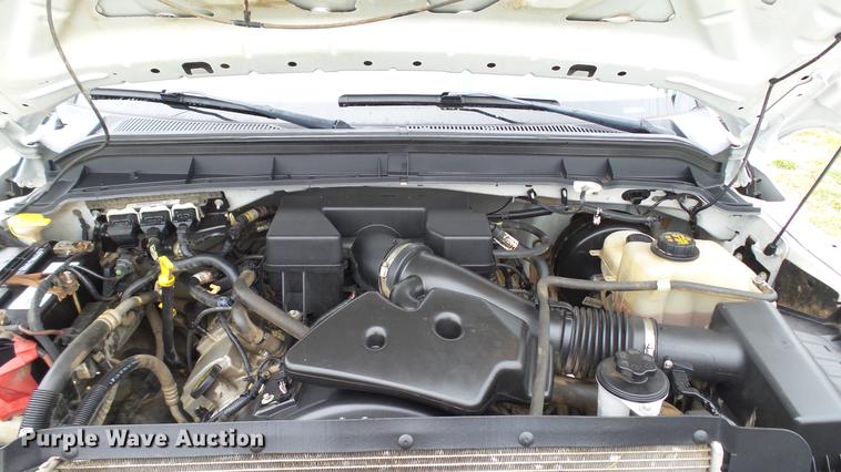 image for item DE4917 2012 Ford F250 Super Duty XL SuperCab flatbed pickup truck