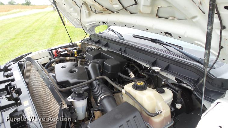 image for item DE4917 2012 Ford F250 Super Duty XL SuperCab flatbed pickup truck