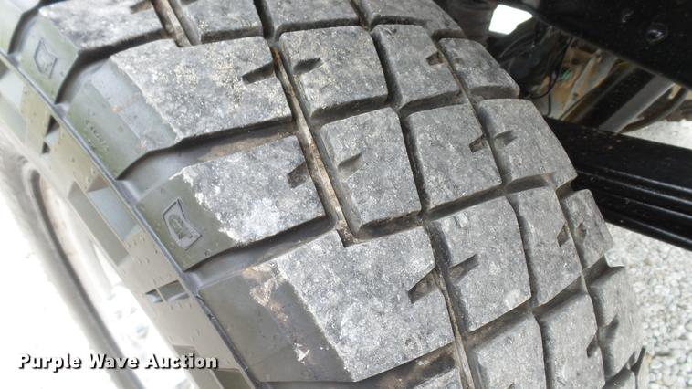 image for item DE4917 2012 Ford F250 Super Duty XL SuperCab flatbed pickup truck