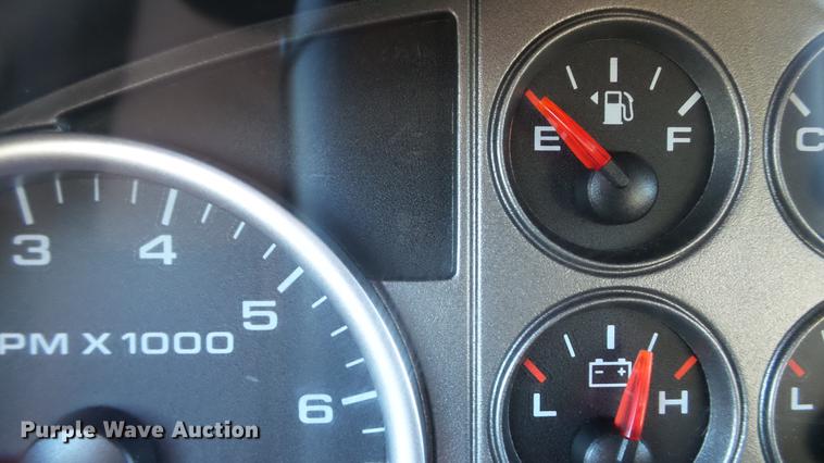 image for item DE4929 2004 Ford F150 SuperCrew pickup truck