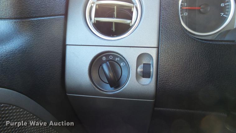 image for item DE4929 2004 Ford F150 SuperCrew pickup truck