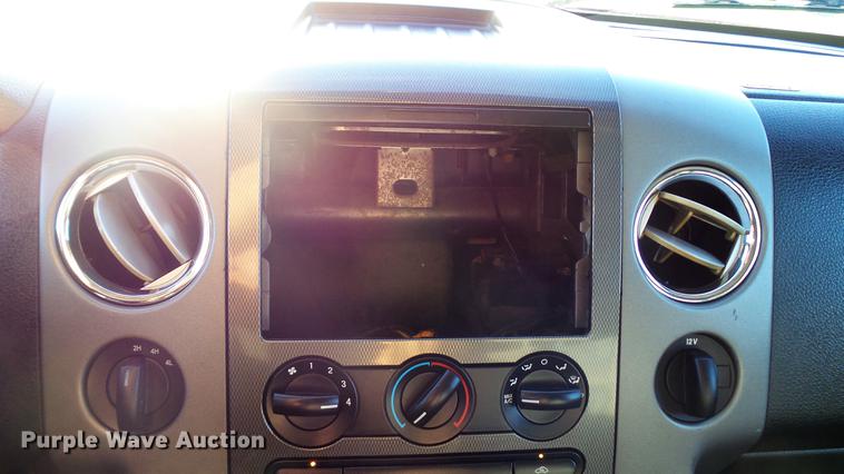 image for item DE4929 2004 Ford F150 SuperCrew pickup truck