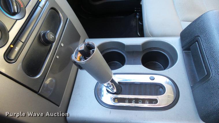 image for item DE4929 2004 Ford F150 SuperCrew pickup truck