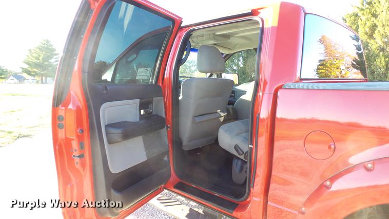 image for item DE4929 2004 Ford F150 SuperCrew pickup truck