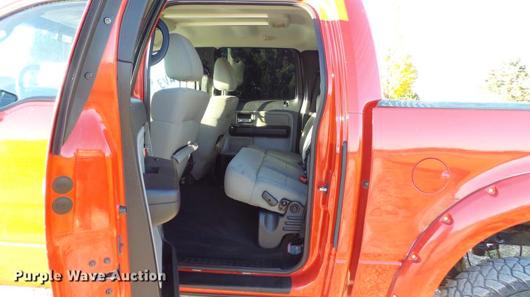 image for item DE4929 2004 Ford F150 SuperCrew pickup truck