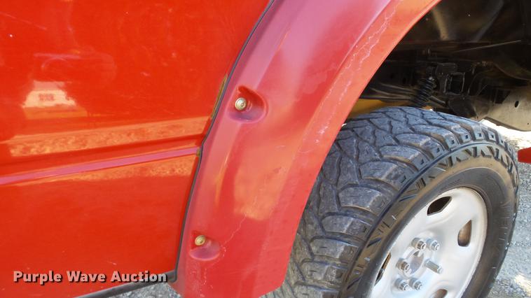 image for item DE4929 2004 Ford F150 SuperCrew pickup truck