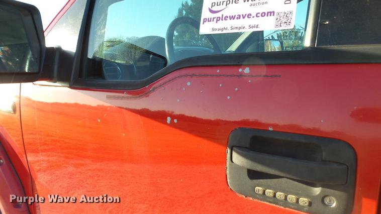 image for item DE4929 2004 Ford F150 SuperCrew pickup truck