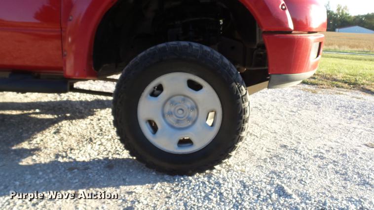 image for item DE4929 2004 Ford F150 SuperCrew pickup truck