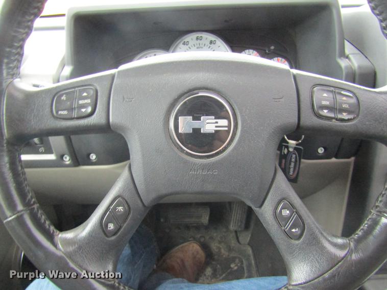 image for item DE5876 2004 Hummer H2 SUV