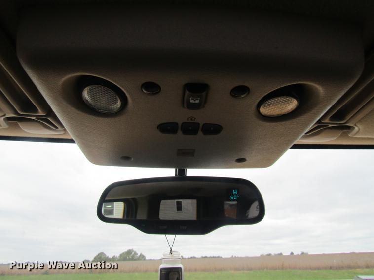 image for item DE5876 2004 Hummer H2 SUV