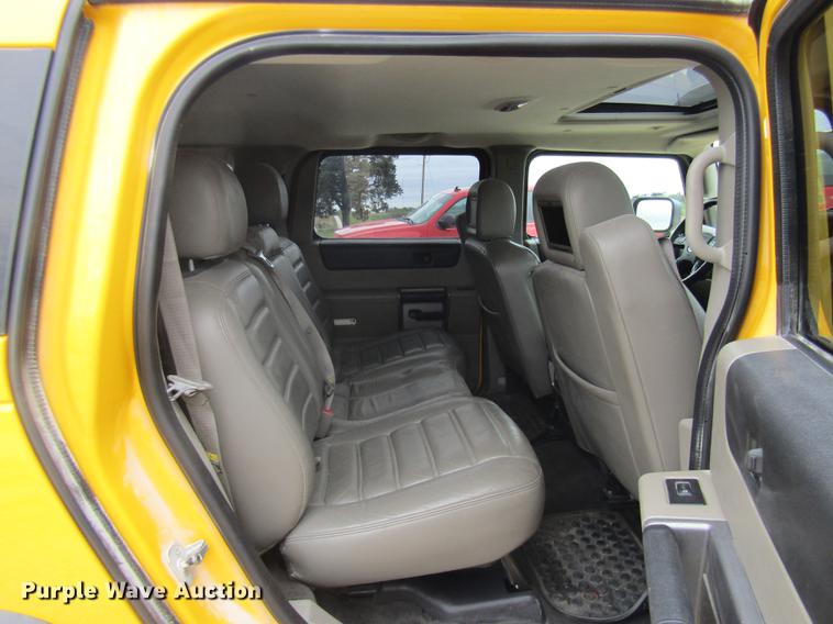 image for item DE5876 2004 Hummer H2 SUV