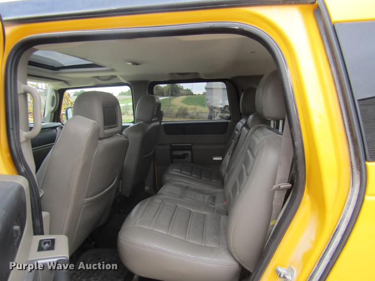 image for item DE5876 2004 Hummer H2 SUV