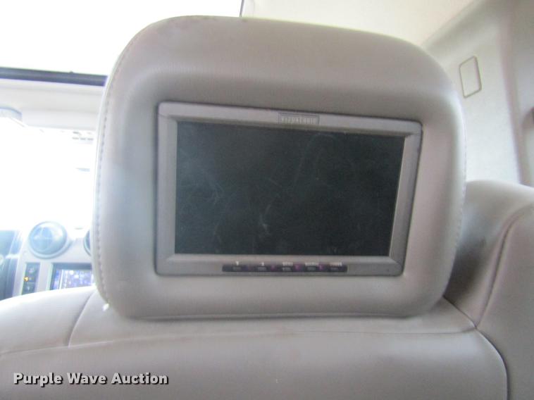 image for item DE5876 2004 Hummer H2 SUV