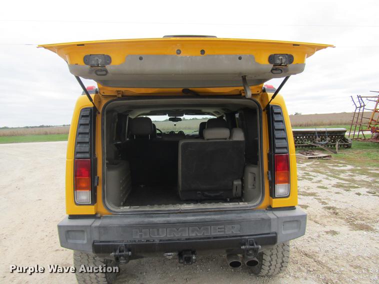 image for item DE5876 2004 Hummer H2 SUV