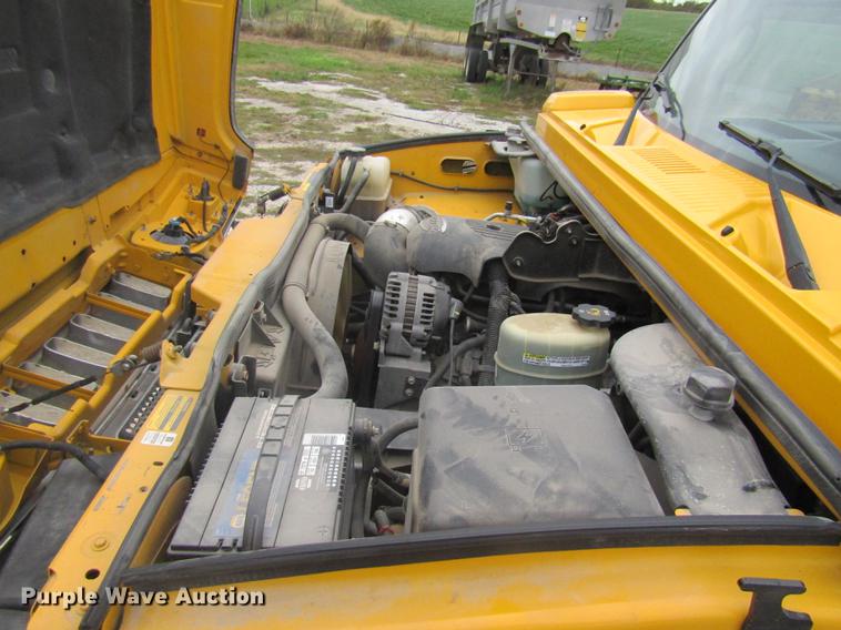 image for item DE5876 2004 Hummer H2 SUV