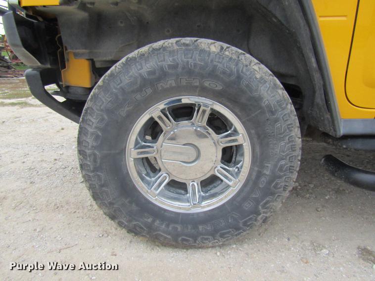 image for item DE5876 2004 Hummer H2 SUV