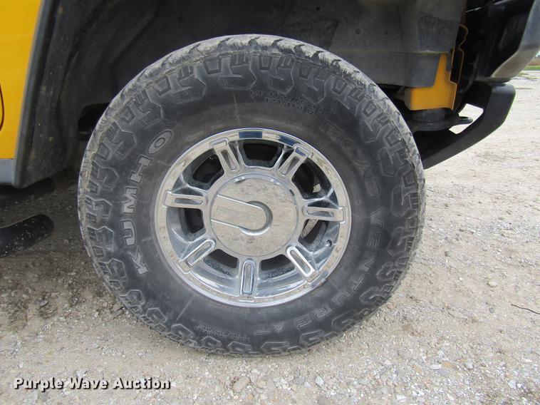 image for item DE5876 2004 Hummer H2 SUV