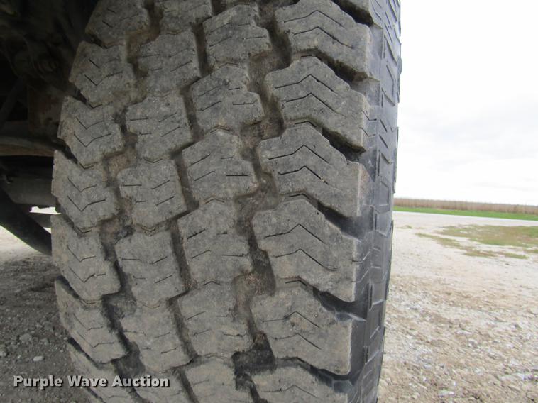 image for item DE5876 2004 Hummer H2 SUV