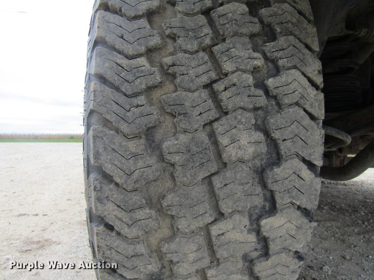 image for item DE5876 2004 Hummer H2 SUV