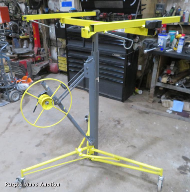 Drywall panel lift in Augusta, KS Item DE6502 sold Purple Wave