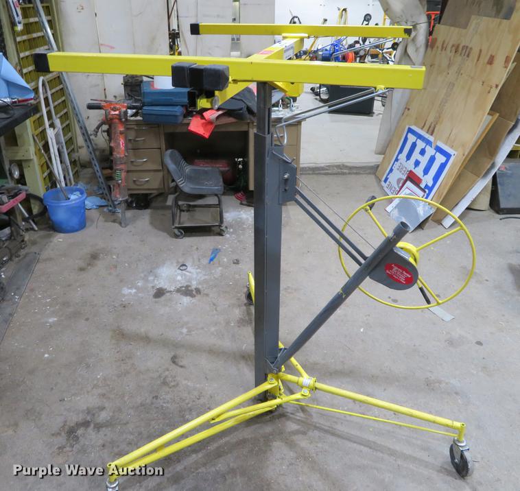 Drywall panel lift in Augusta, KS Item DE6502 sold Purple Wave