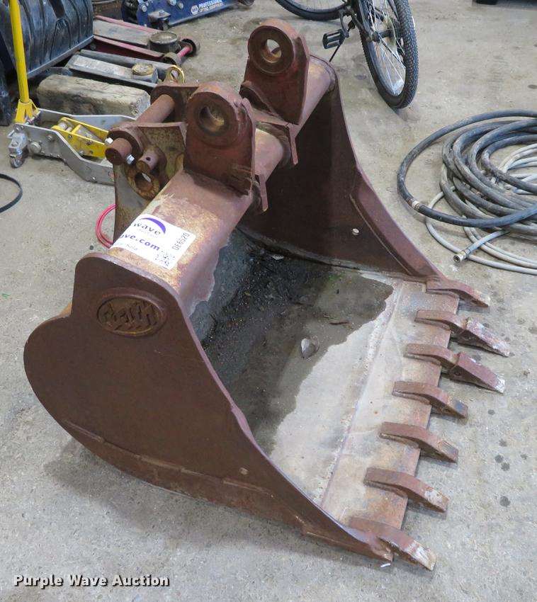 Geith excavator bucket in Augusta, KS | Item DE6520 sold | Purple Wave