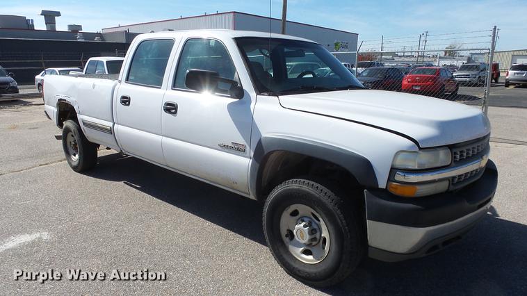 image for item DE7297 2002 Chevrolet Silverado 2500 Crew Cab pickup truck