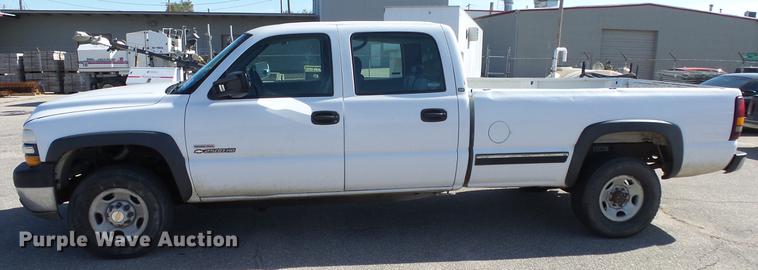 image for item DE7297 2002 Chevrolet Silverado 2500 Crew Cab pickup truck