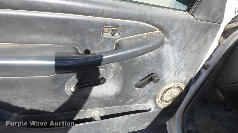 image for item DE7297 2002 Chevrolet Silverado 2500 Crew Cab pickup truck