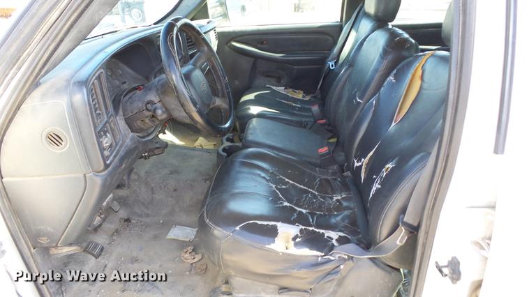 image for item DE7297 2002 Chevrolet Silverado 2500 Crew Cab pickup truck