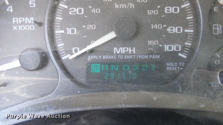 image for item DE7297 2002 Chevrolet Silverado 2500 Crew Cab pickup truck