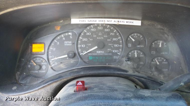 image for item DE7297 2002 Chevrolet Silverado 2500 Crew Cab pickup truck