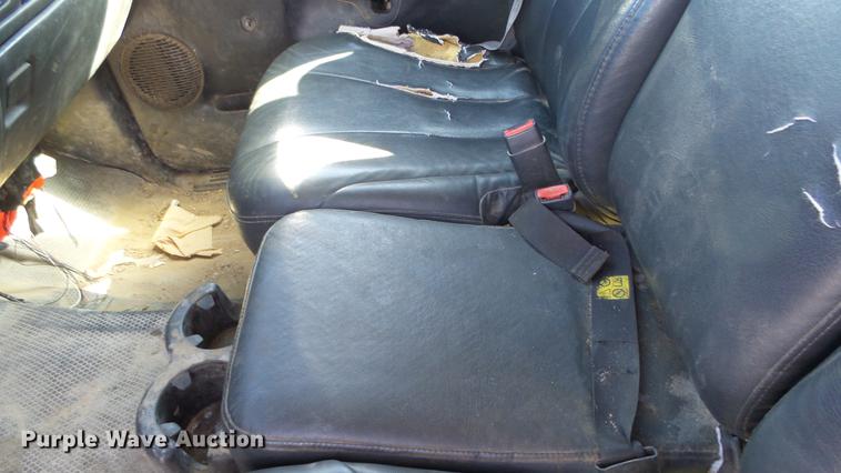 image for item DE7297 2002 Chevrolet Silverado 2500 Crew Cab pickup truck