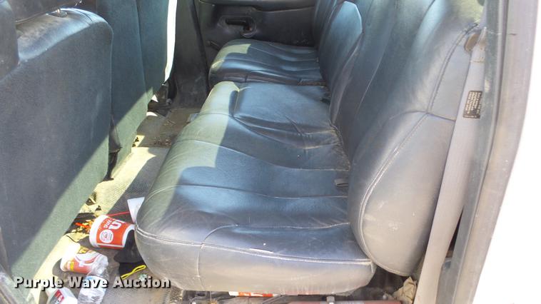 image for item DE7297 2002 Chevrolet Silverado 2500 Crew Cab pickup truck