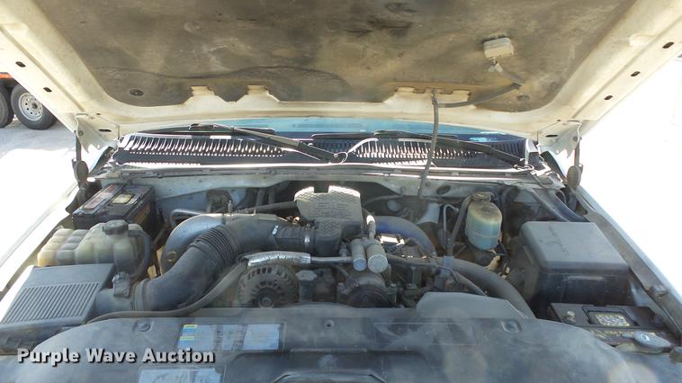 image for item DE7297 2002 Chevrolet Silverado 2500 Crew Cab pickup truck