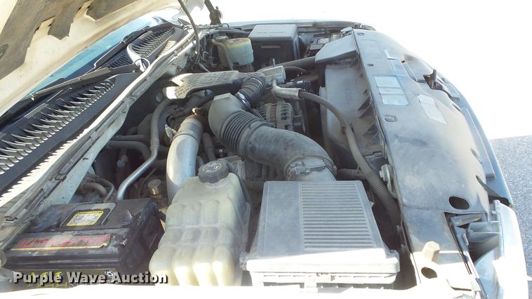 image for item DE7297 2002 Chevrolet Silverado 2500 Crew Cab pickup truck