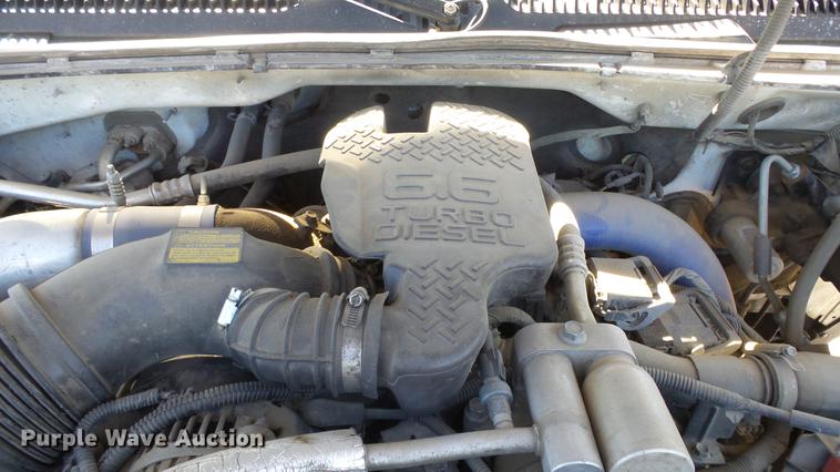 image for item DE7297 2002 Chevrolet Silverado 2500 Crew Cab pickup truck