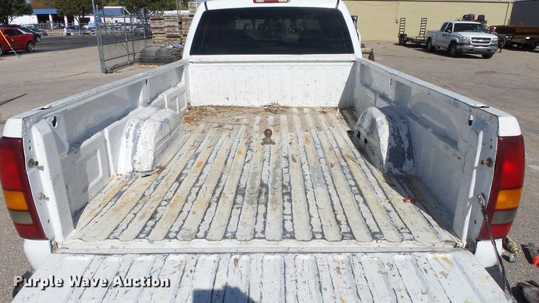 image for item DE7297 2002 Chevrolet Silverado 2500 Crew Cab pickup truck