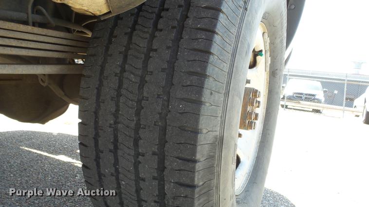 image for item DE7297 2002 Chevrolet Silverado 2500 Crew Cab pickup truck