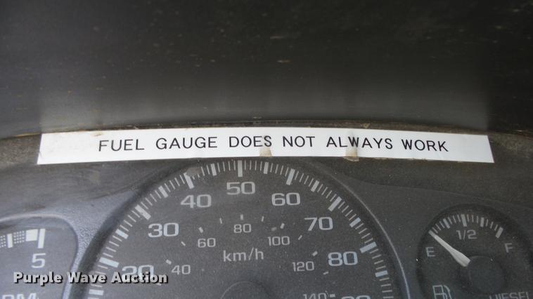 image for item DE7297 2002 Chevrolet Silverado 2500 Crew Cab pickup truck